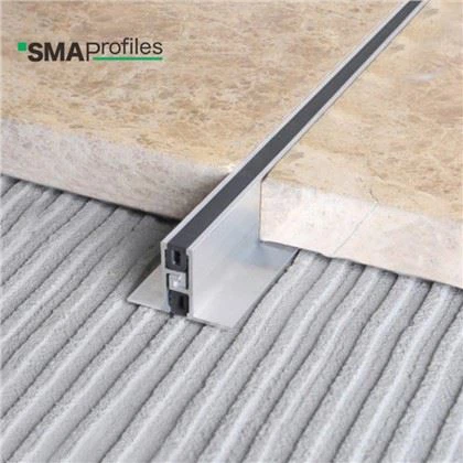 Обрезивање експанзијских фуга за подне плочице